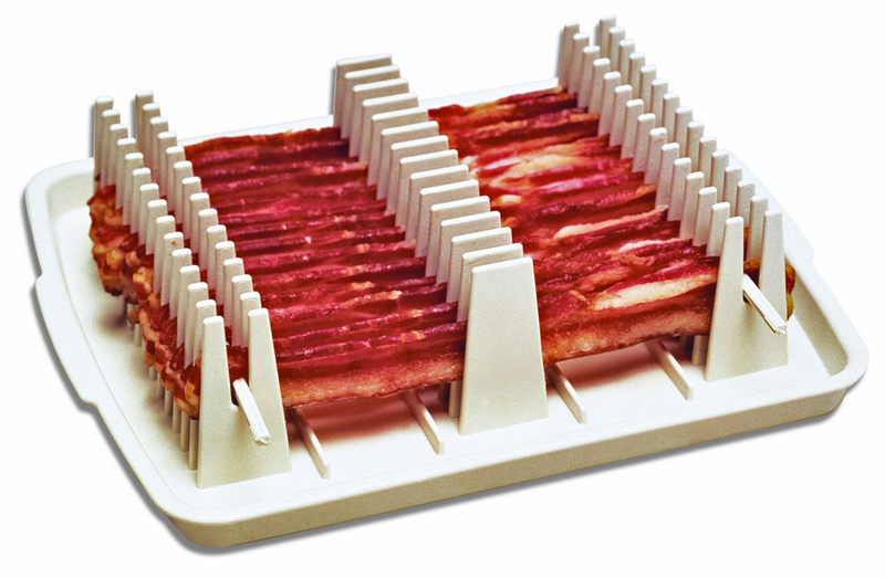 Illustration for article titled Which of these kitchen gadgets is best for makin’ bacon?